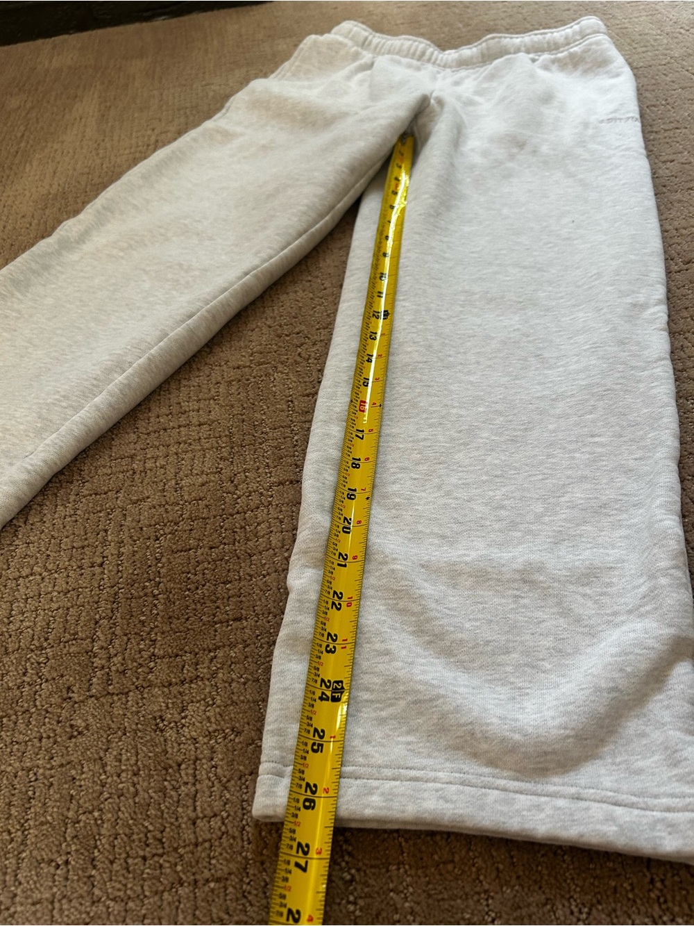 Aritzia Light Gray Sweatpants - Picture 7 of 8